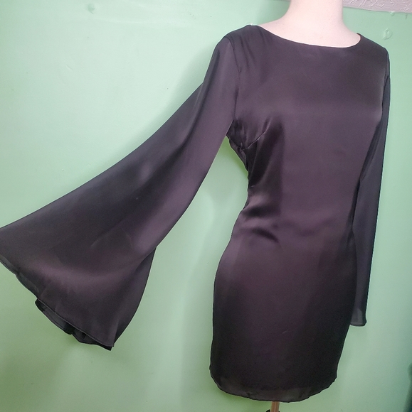 NWT Ark & Co. Open Back Bell Sleeve Dress - Picture 7 of 8